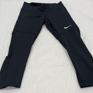 Nike Fly Victory Black Athletic Crop Leggings